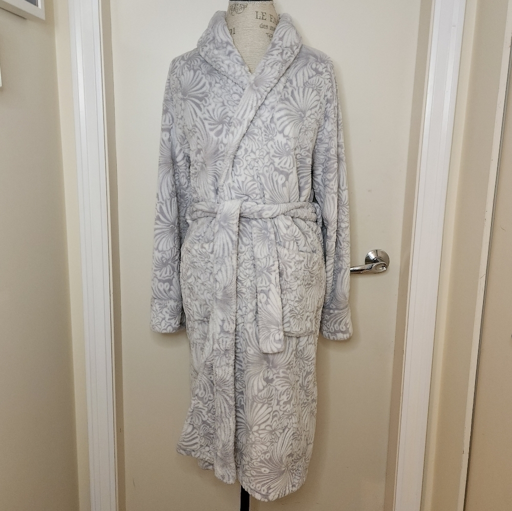 Daniel Buchler plush robe